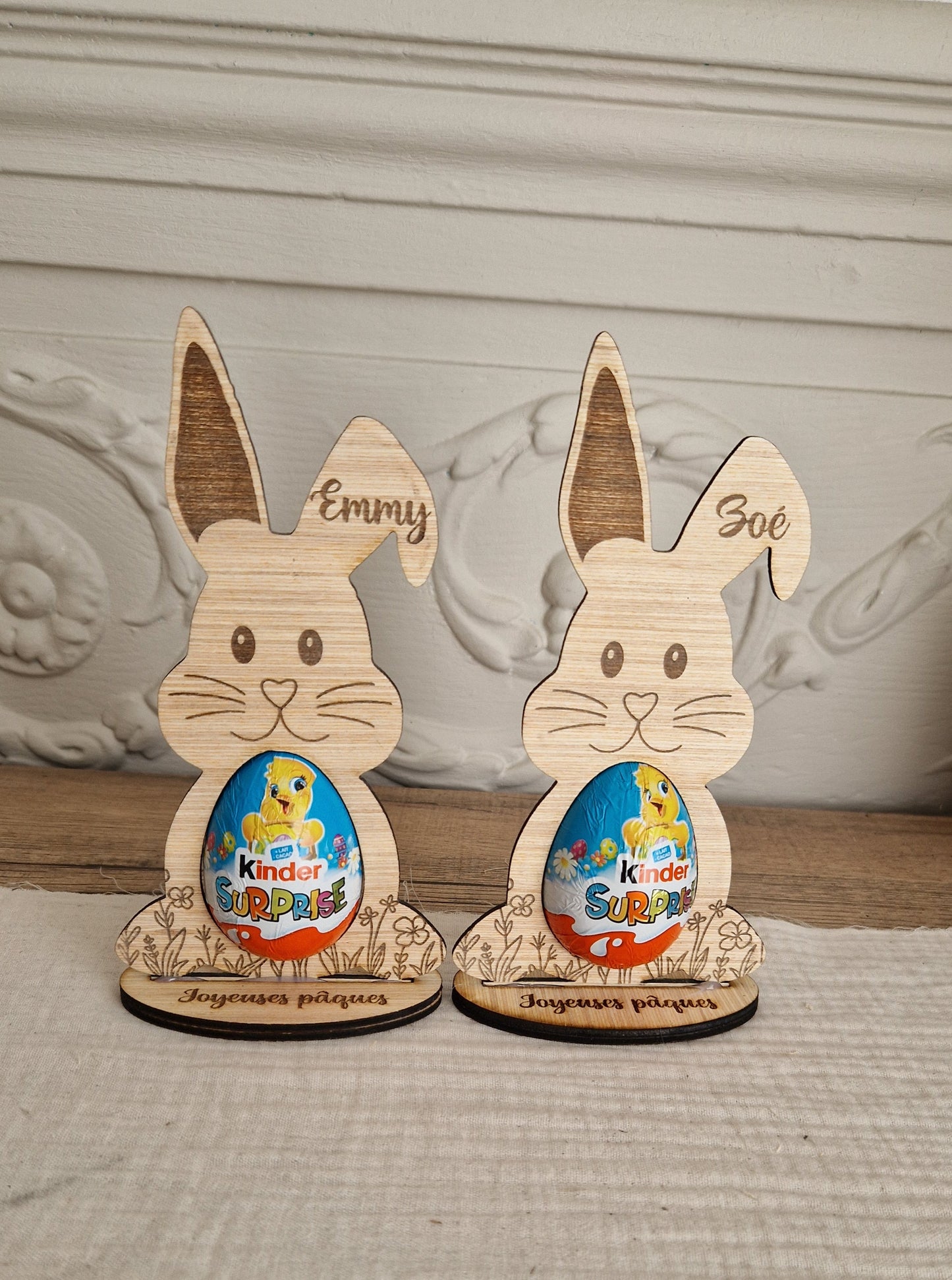 Lapin de Pâques en bois - Support Œuf Kinder - Personnalisé