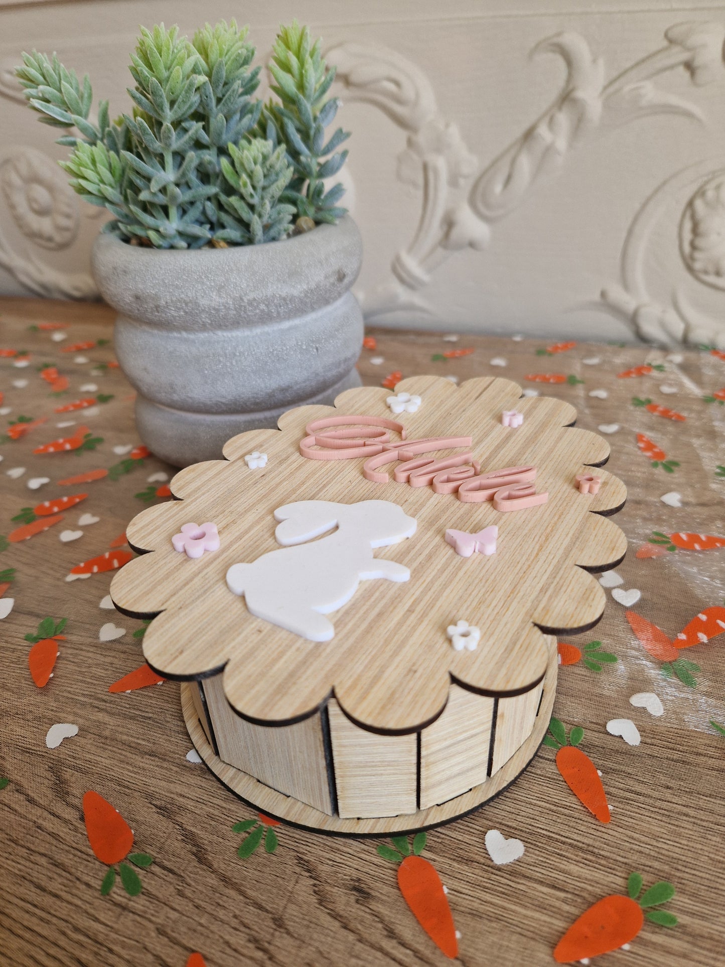 Boite œuf de Pâques - thème Papillon et fleurs - Personnalisé