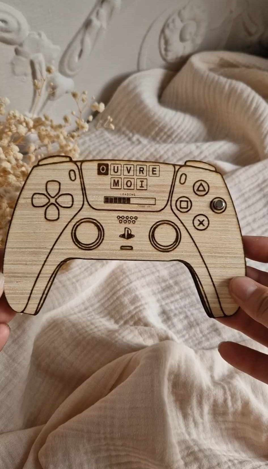 Carte en bois manette personnalisée - Demande parrain ou témoin