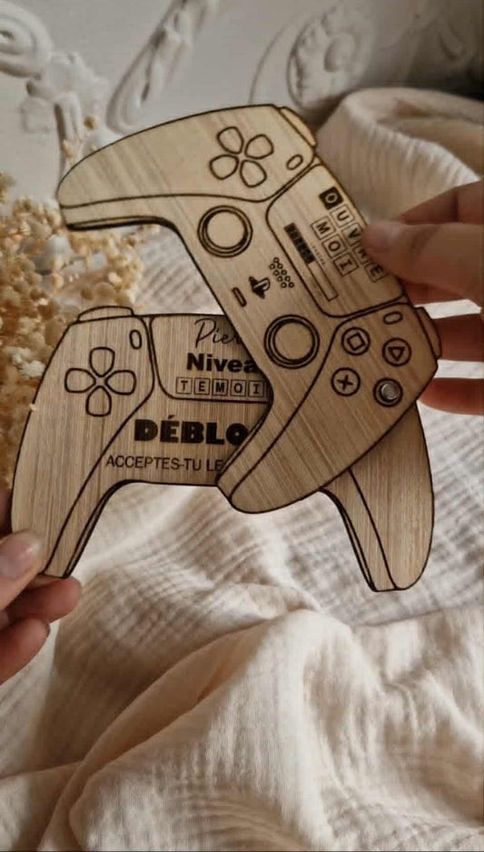 Carte en bois manette personnalisée - Demande parrain ou témoin